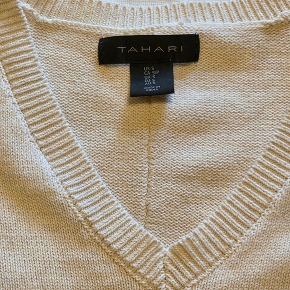 Tahari Cream V-neck Knit Sweater Cotton Blend Women Small Oversized minimalist - Picture 3 of 9